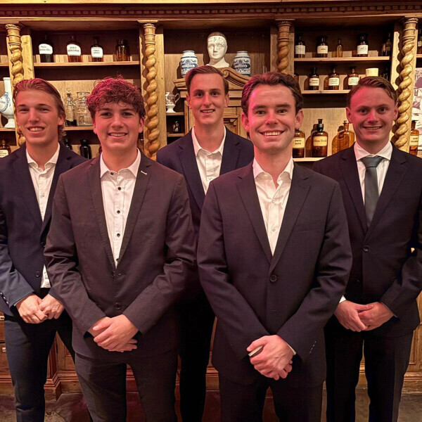 Financial Business Dinner Committee